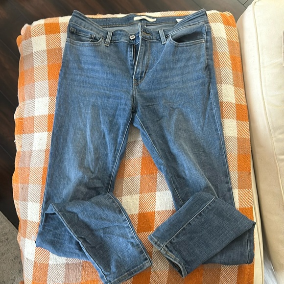 Levi 711 Skinny Jean - Picture 1 of 3